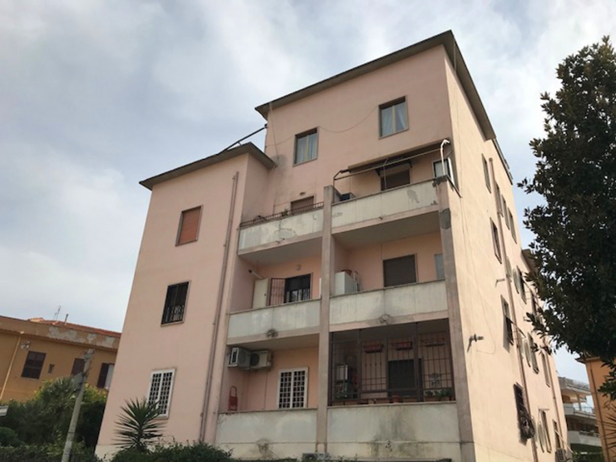 Appartamento in Vendita a Roma Via Silvestro II
