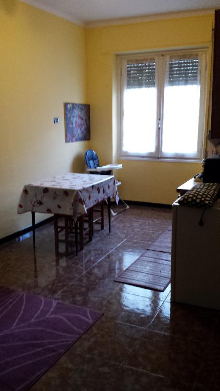 Appartamento in Affitto a Genova via amarena
