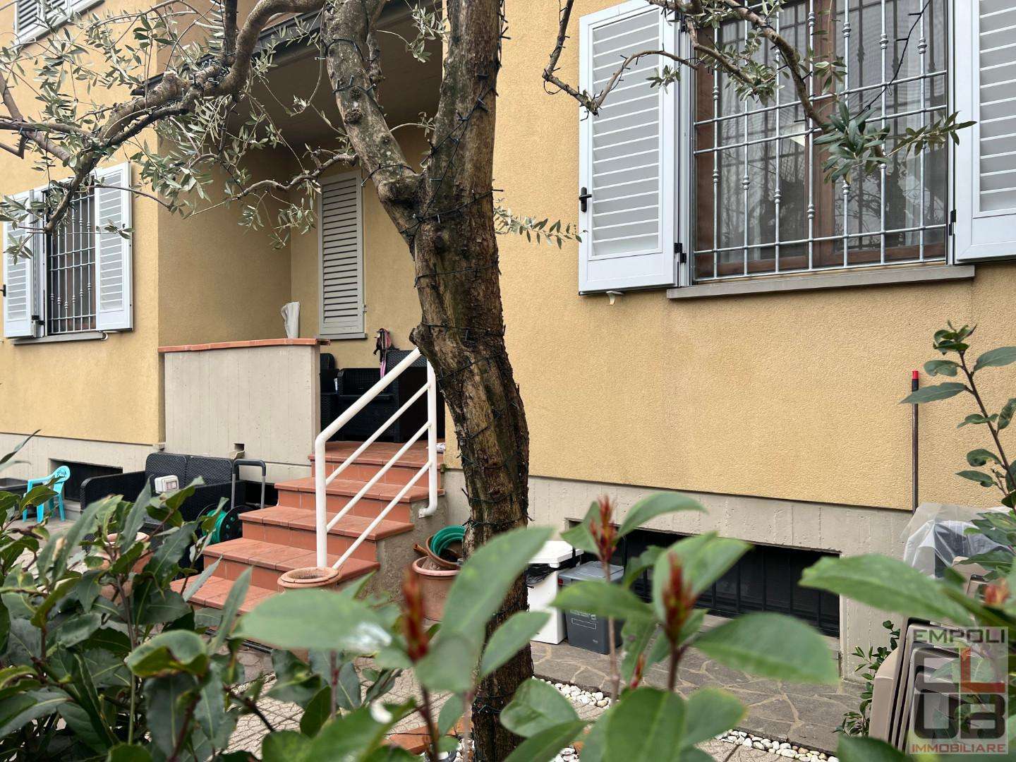 Casa Bi - Trifamiliare in Vendita a Montelupo Fiorentino del Colle
