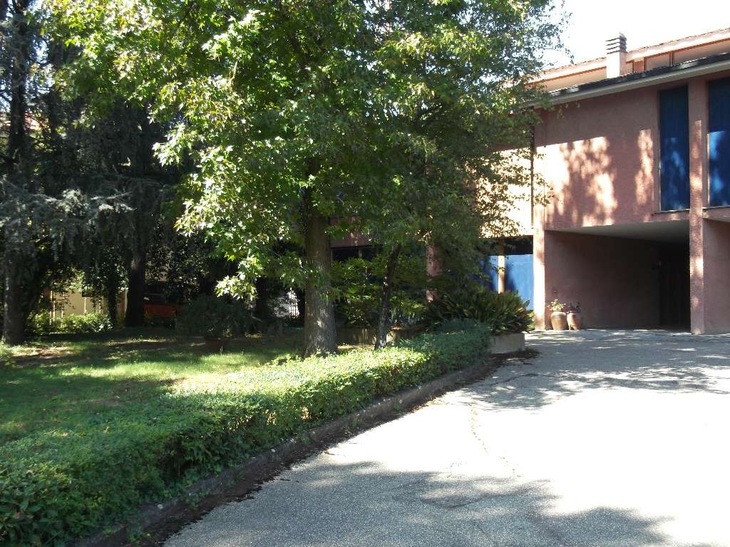 Villa in Vendita a San Miniato Via Vittorio Alfieri,