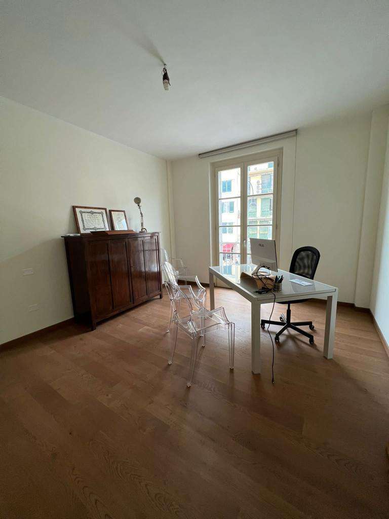 Appartamento in Affitto a Pisa Lungarno Antonio Pacinotti,