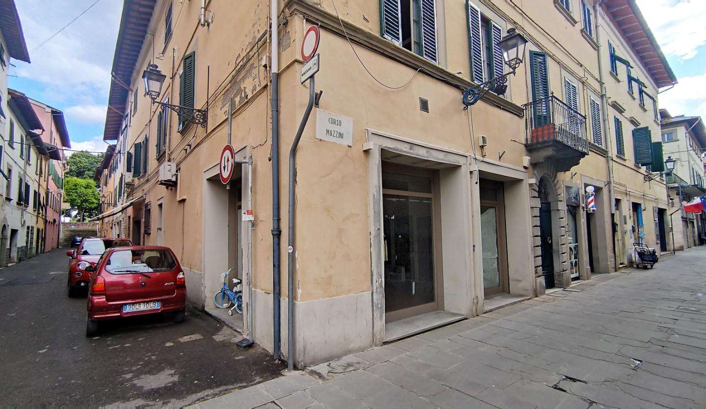 Locale commerciale in Vendita a Santa Croce sull'Arno Corso Giuseppe Mazzini,