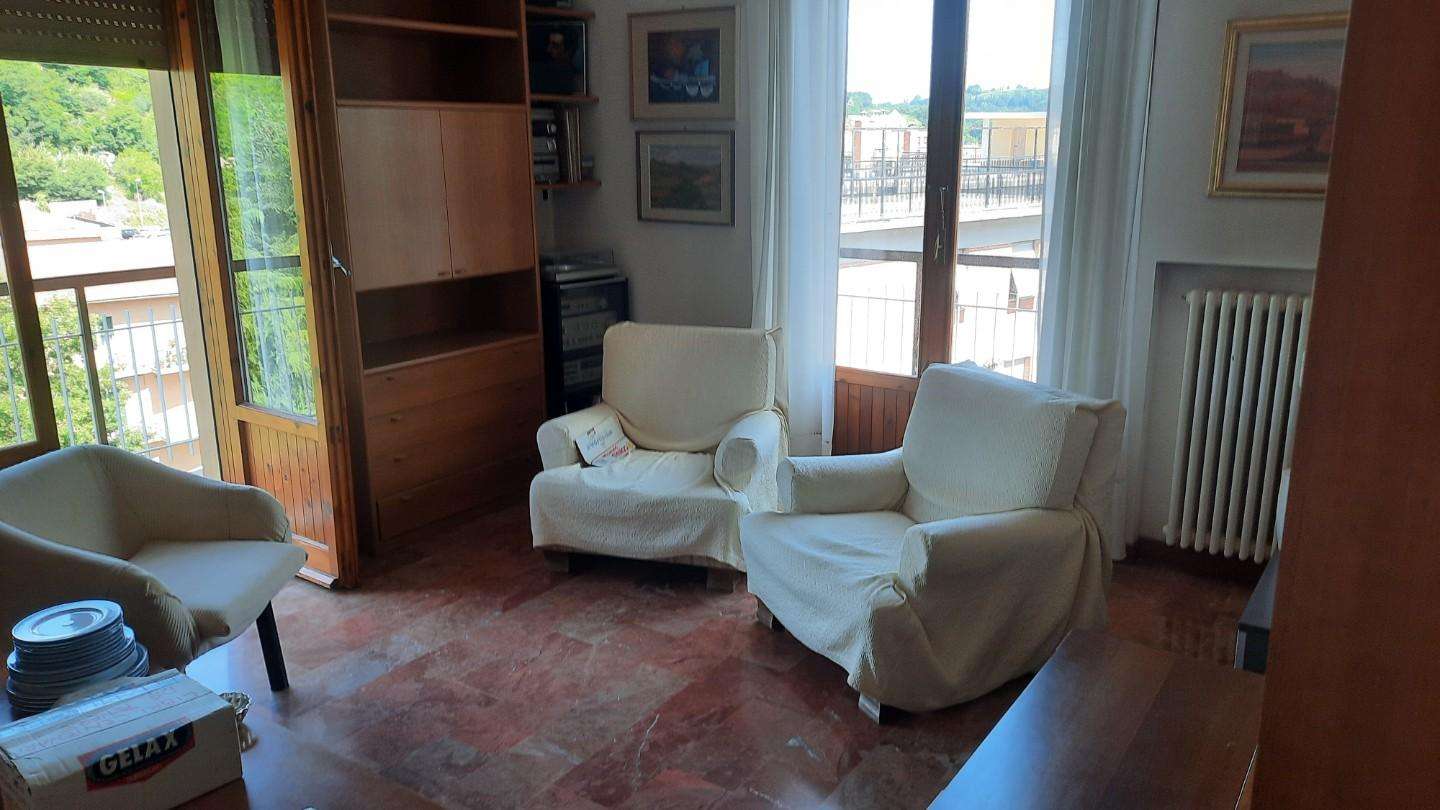 Appartamento in Vendita a Colle di Val d'Elsa Piazza Martiri di Montemaggio,