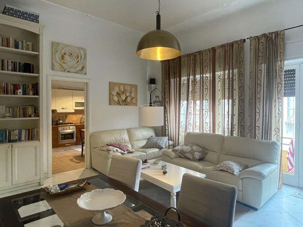 Appartamento in Vendita a Carrara Via Michelangelo Buonarroti, /BIS B 4