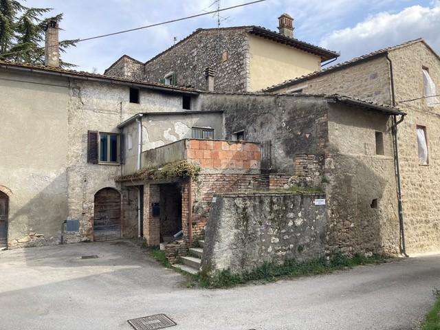 Casa Bi - Trifamiliare in Vendita a Colle di Val d'Elsa Quartaia SI, 53034