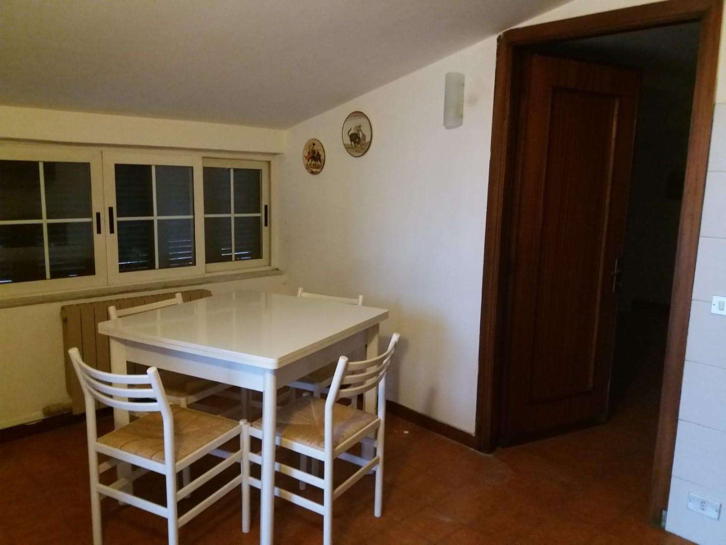 Appartamento in Vendita a Castelnuovo Magra Via Santorre di Santarosa,