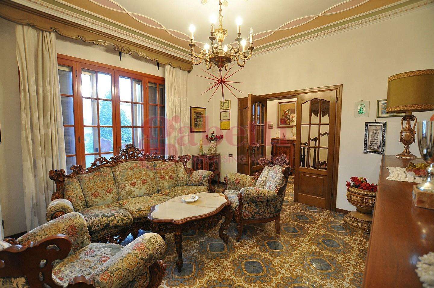 Villa in Vendita a Pisa Via Emilia,