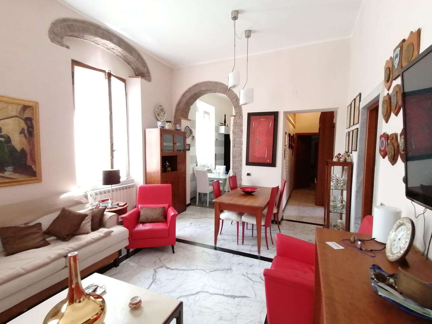 Appartamento in Vendita a Carrara Via S. Martino,