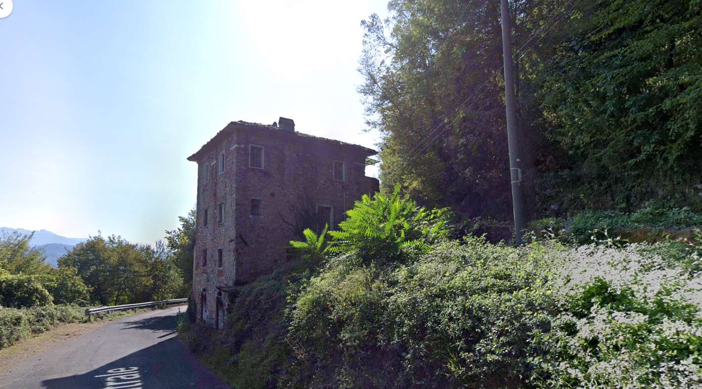 Palazzo - Stabile in Vendita a Carrara Via Ortonovo, 6