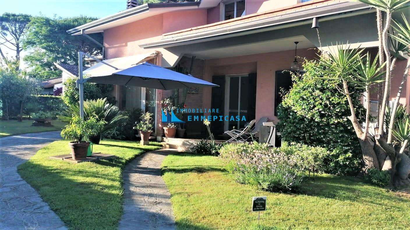 Villa in Vendita a Montignoso Via Giacomo Matteotti,