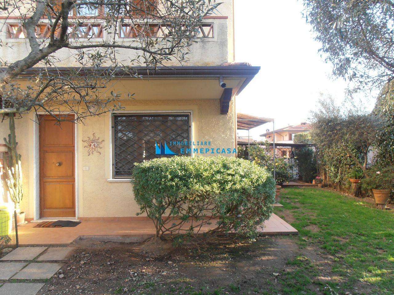 Casa Bi - Trifamiliare in Vendita a Montignoso Via Osteriaccia,