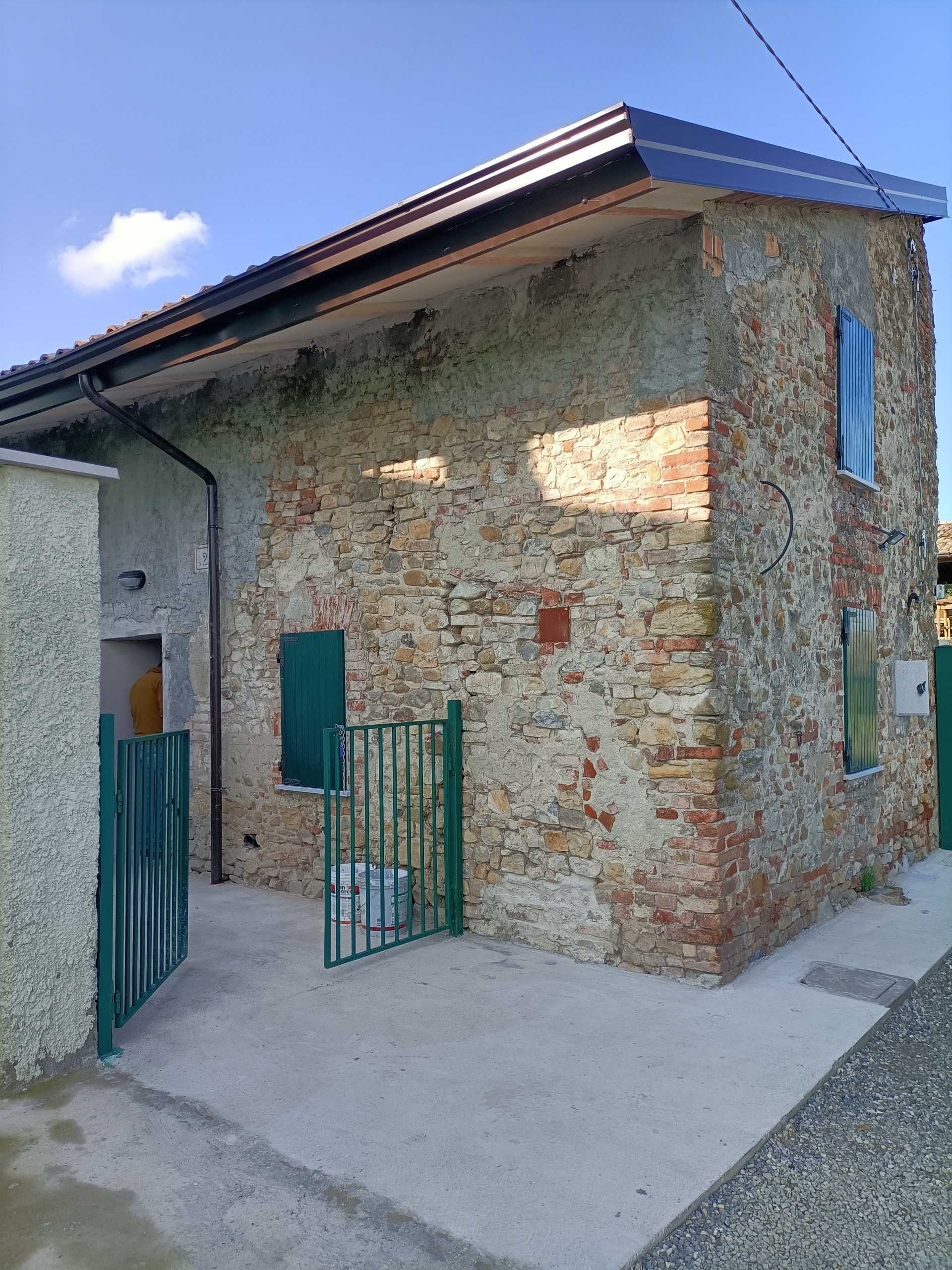Porzione di casa in Vendita a Borgonovo Val Tidone Breno