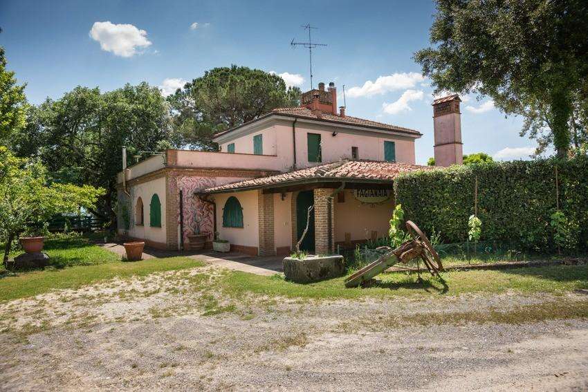 Villa in Vendita a Peccioli Strada Comunale di Ghizzano,