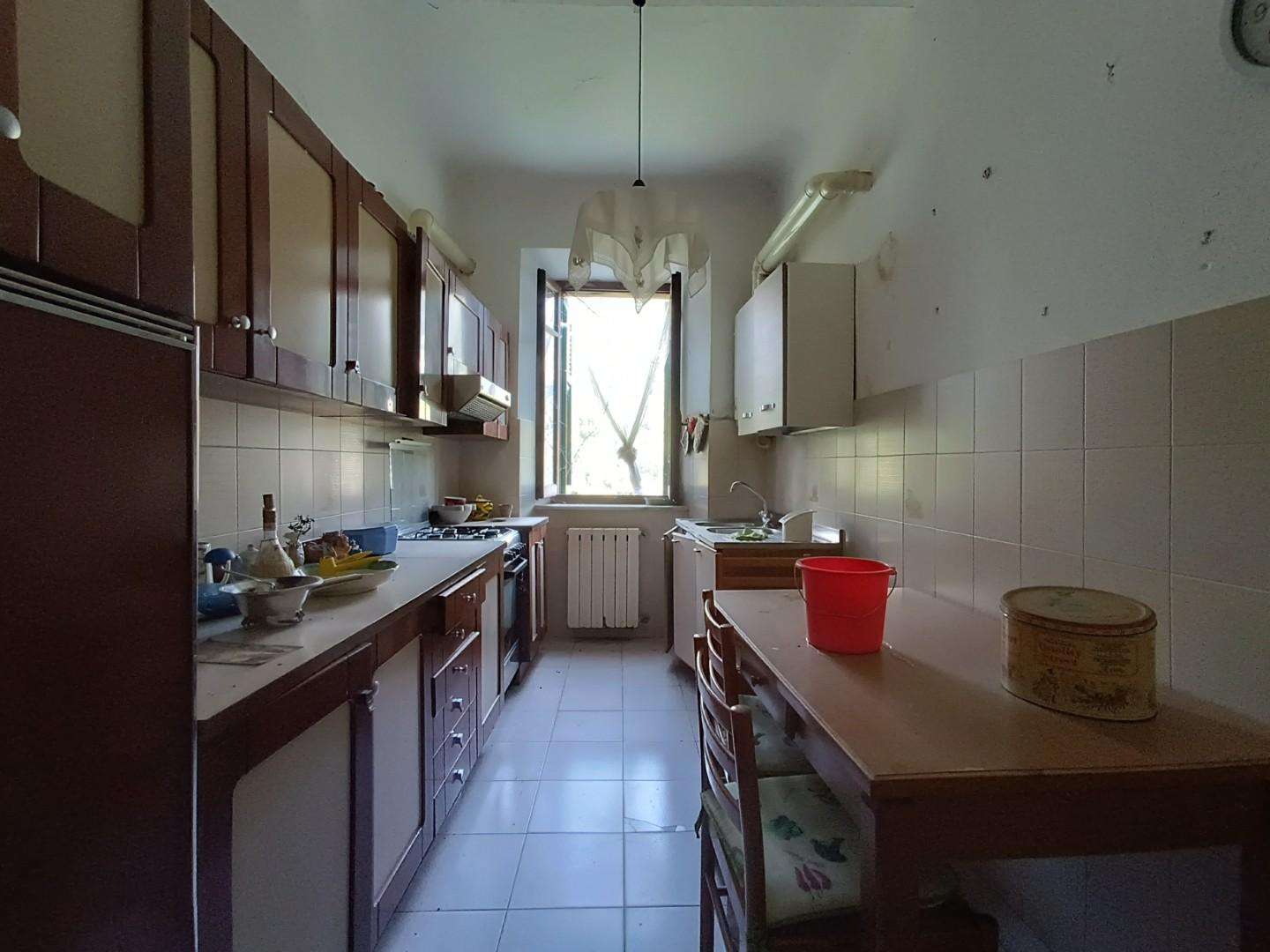 Appartamento in Vendita a Carrara Bedizzano MS,