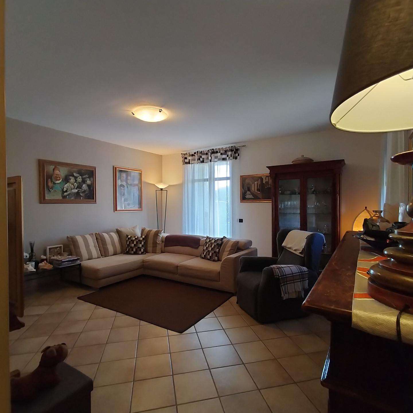 Casa Bi - Trifamiliare in Vendita a Carrara Via Bassagrande,