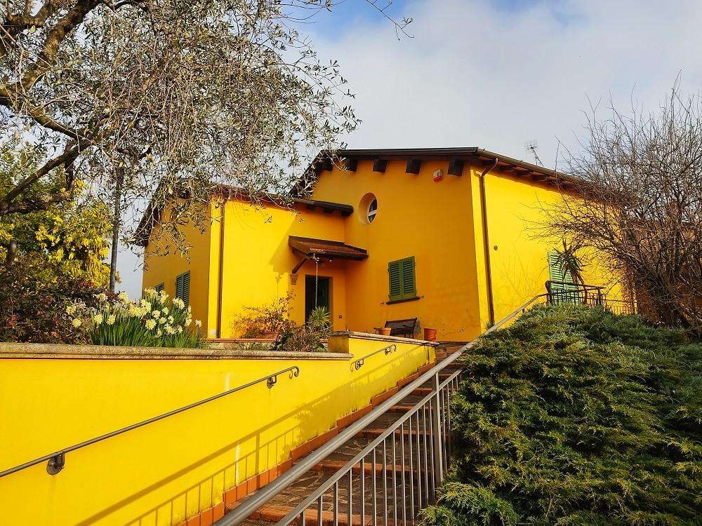 Villa in Vendita a Castelnuovo Magra Palvotrisia