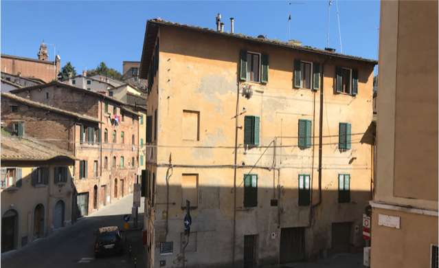 Appartamento in Vendita a Siena Via Pian D 'Ovile, 39