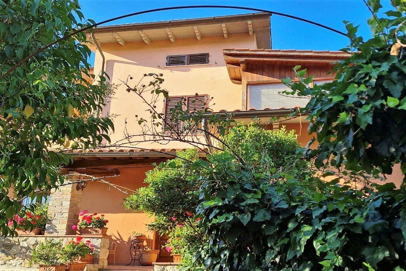 Villa in Vendita a Gaiole in Chianti Via Baccio Bandinelli, 53013