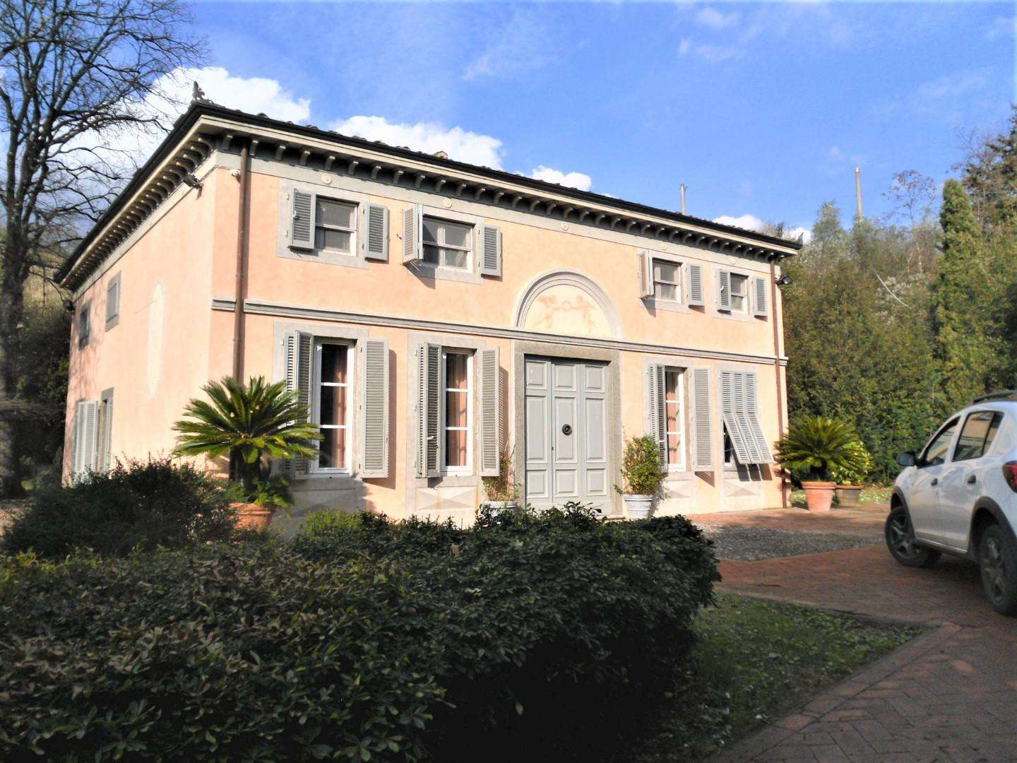 Villa in Vendita a Capannori Marlia LU,