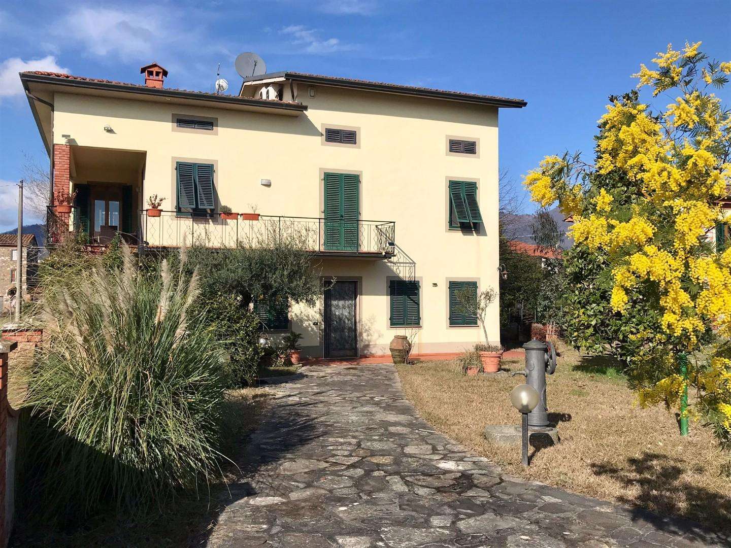 Villa in Vendita a Capannori Via dei Guerri,