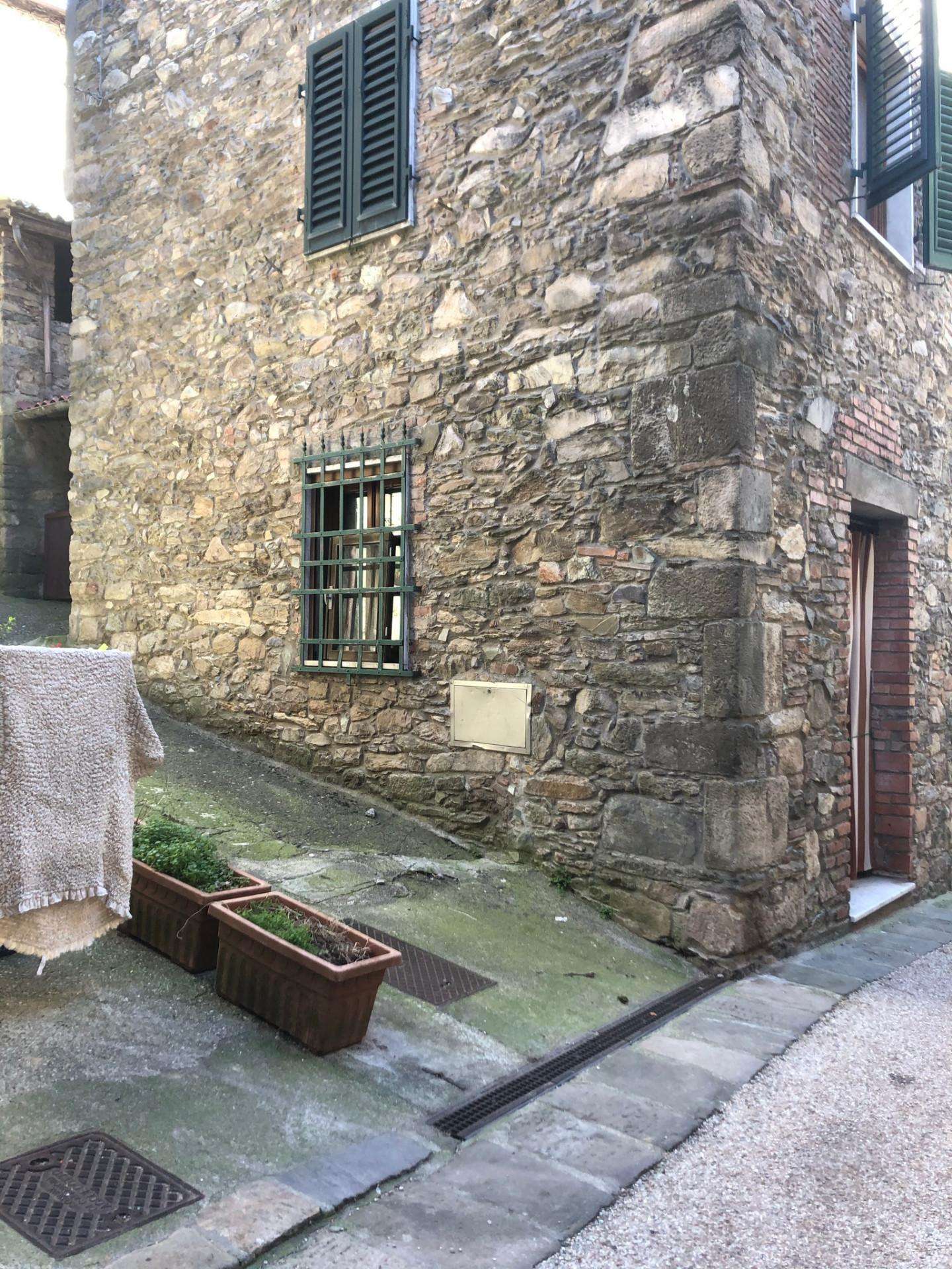 Palazzo - Stabile in Vendita a Capannori LU