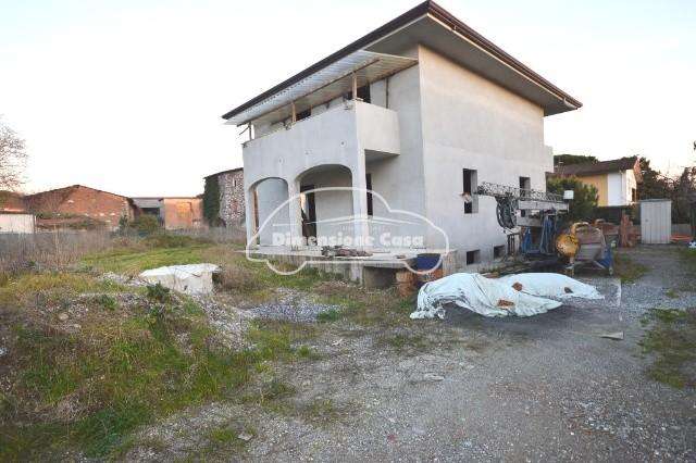 Villa in Vendita a Capannori Via dei Biccelli, 55014
