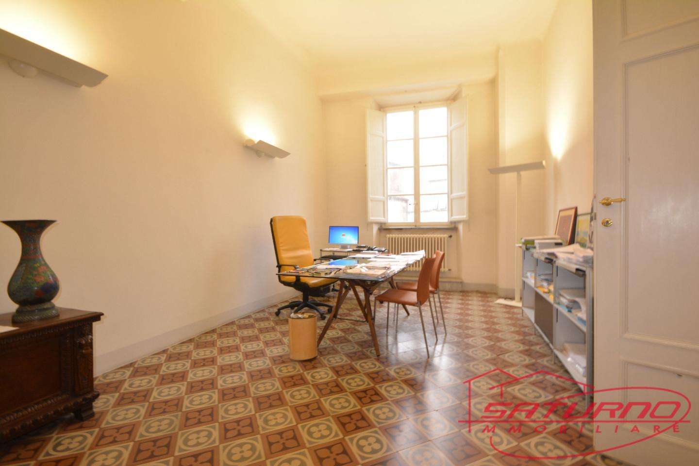 Appartamento in Vendita a Lucca Piazza S.Francesco, 55100