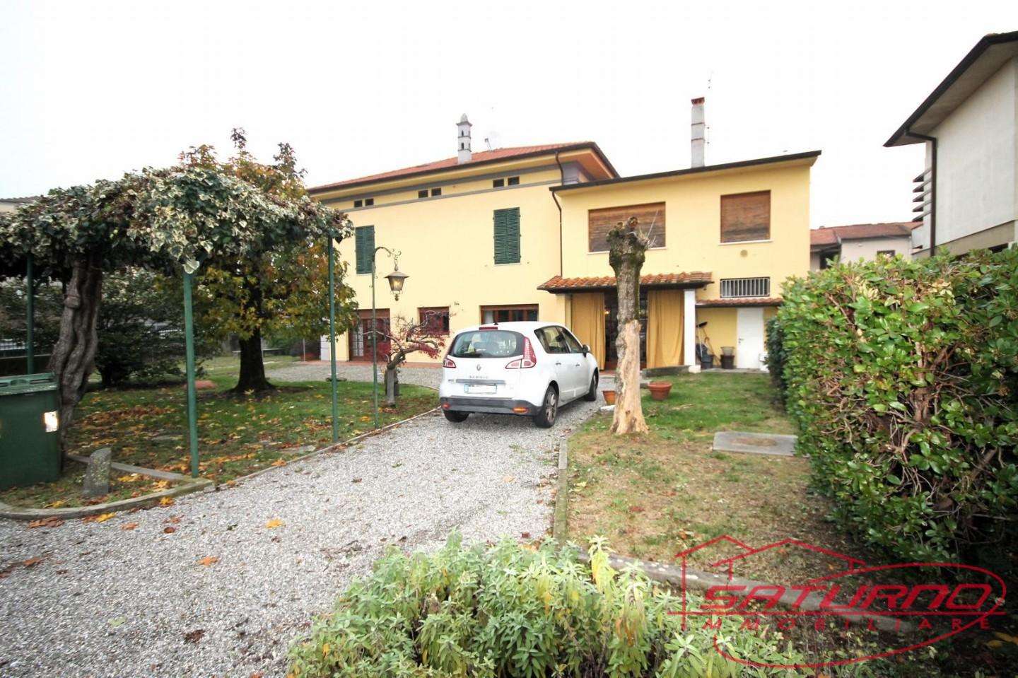 Casa Bi - Trifamiliare in Vendita a Lucca Via Chiusa Monticelli, 19