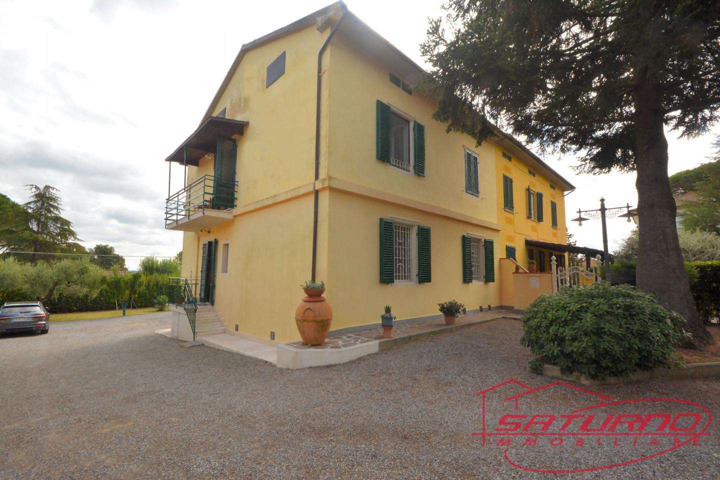 Casa Bi - Trifamiliare in Vendita a Capannori Castelvecchio di Cómpito LU, 55012