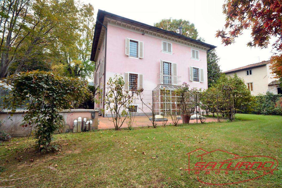 Villa in Vendita a Lucca Via della Cella, 285