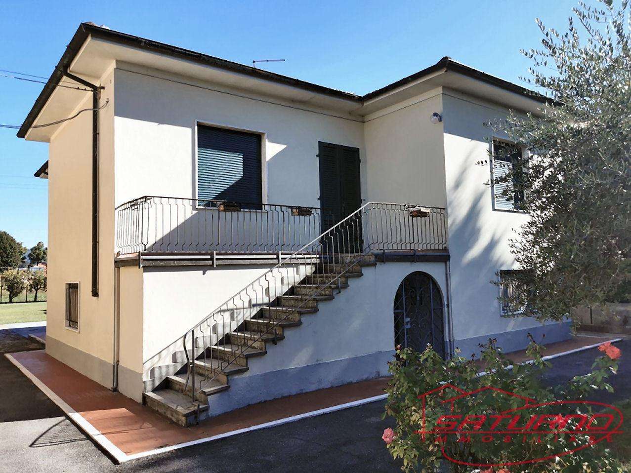 Villa in Vendita a Lucca Via Sant 'Angelo, 39