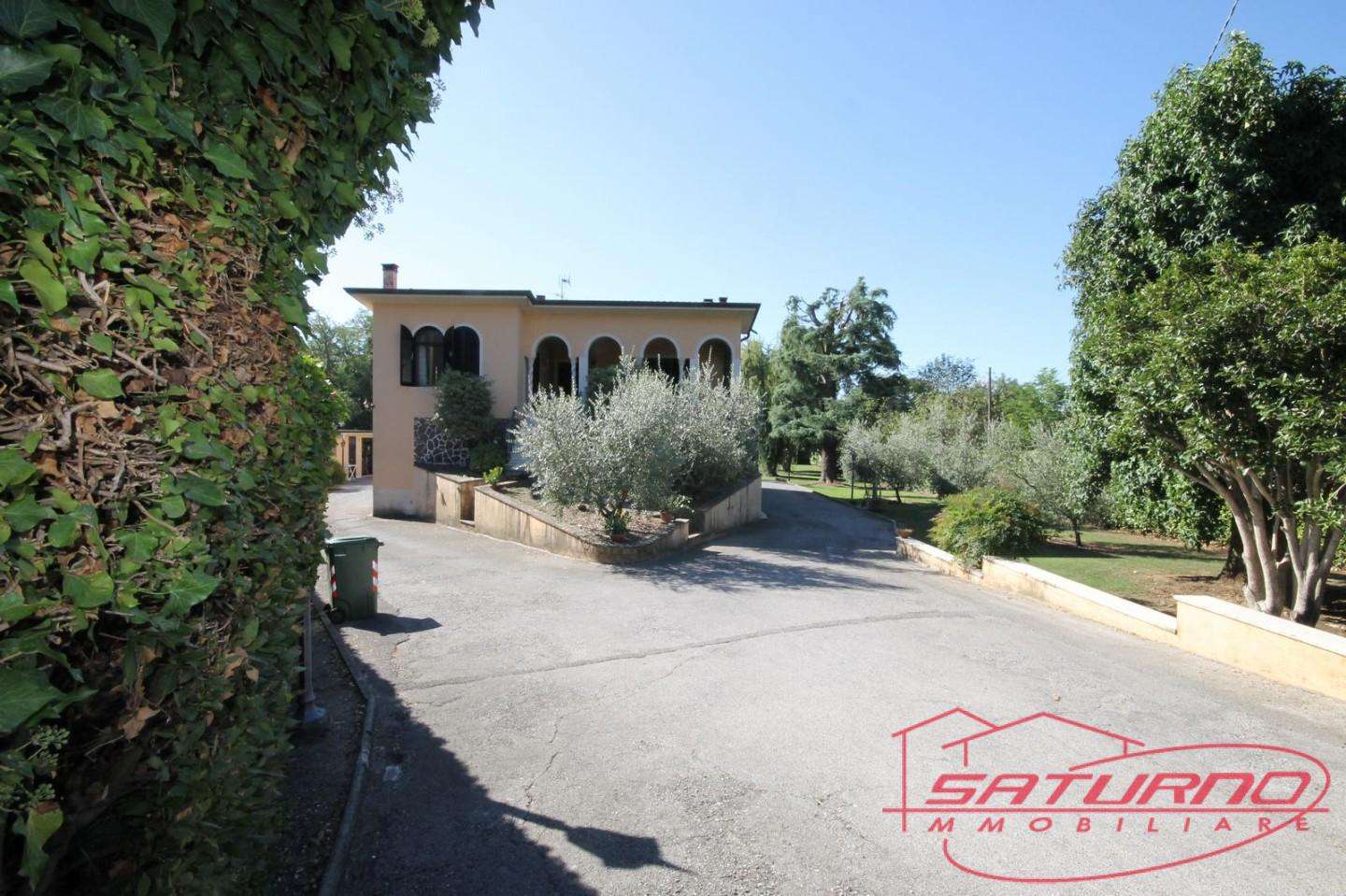 Villa in Vendita a Capannori Via delle Selvette, 320