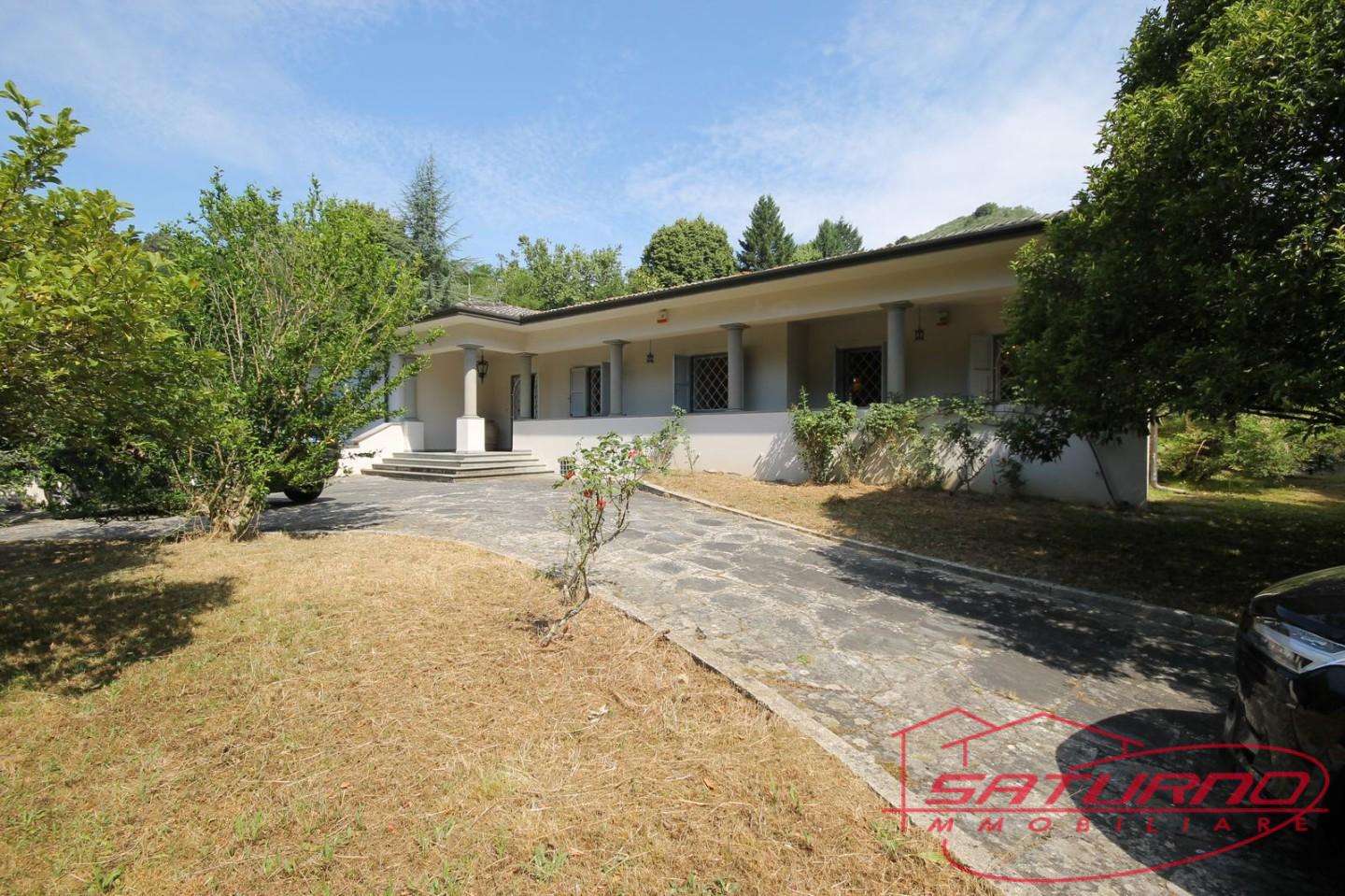 Villa in Vendita a Camaiore Via Masone, 210