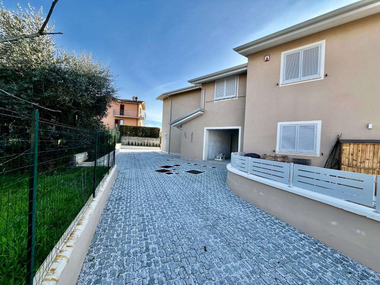 Casa Bi - Trifamiliare in Vendita a Santa Maria a Monte Via S. Sebastiano,