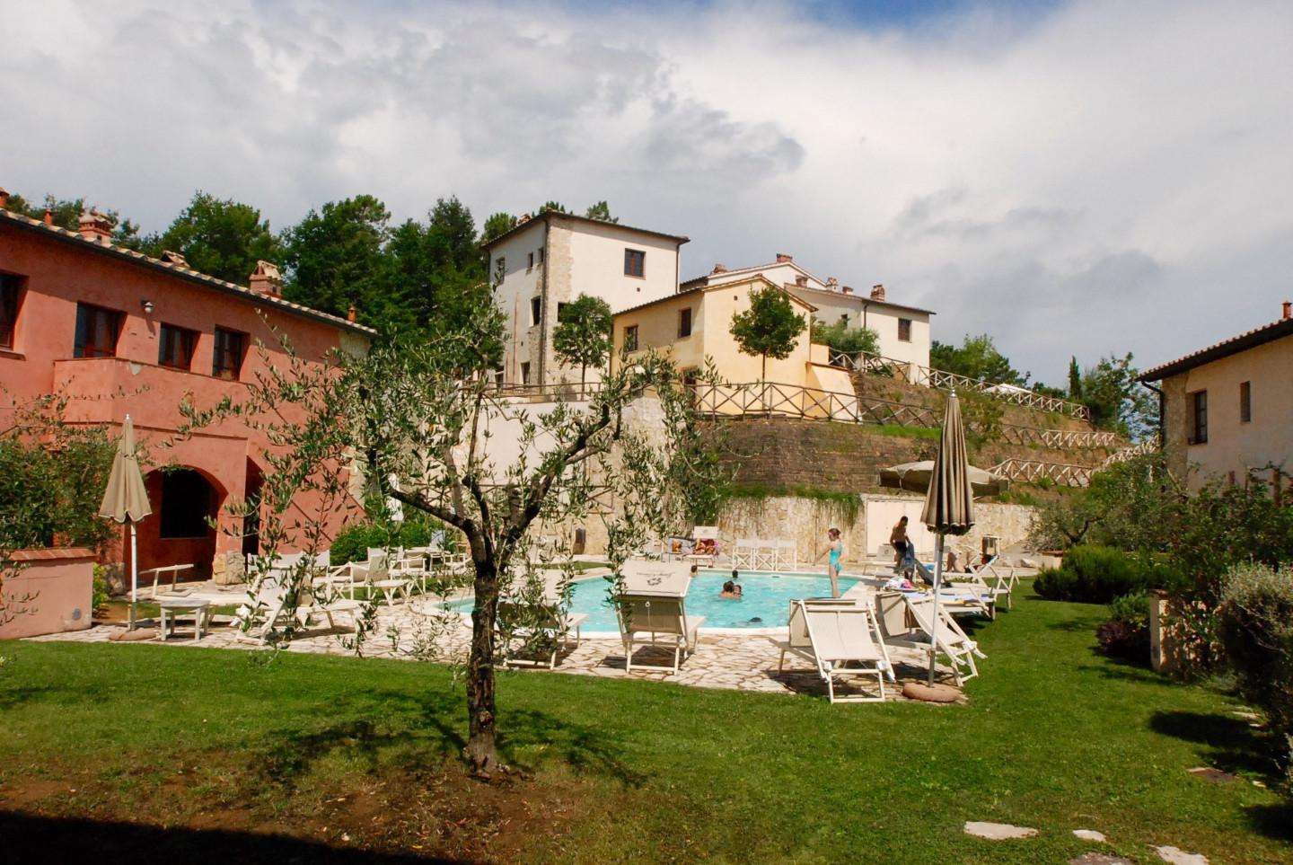 Casale in Vendita a Gambassi Terme Via Andrea del Sarto,