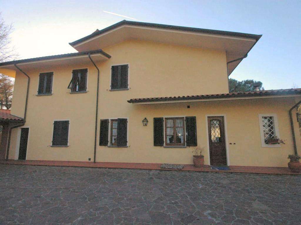 Villa in Vendita a Porcari Via Forabosco,