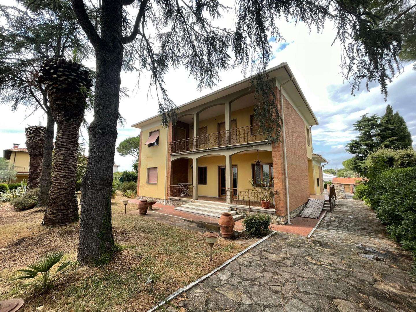 Villa in Vendita a Cecina Via Paolo Bocci, 23