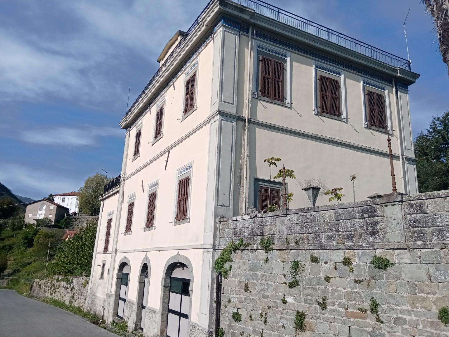 Villa in Vendita a Fivizzano Fivizzano MS,