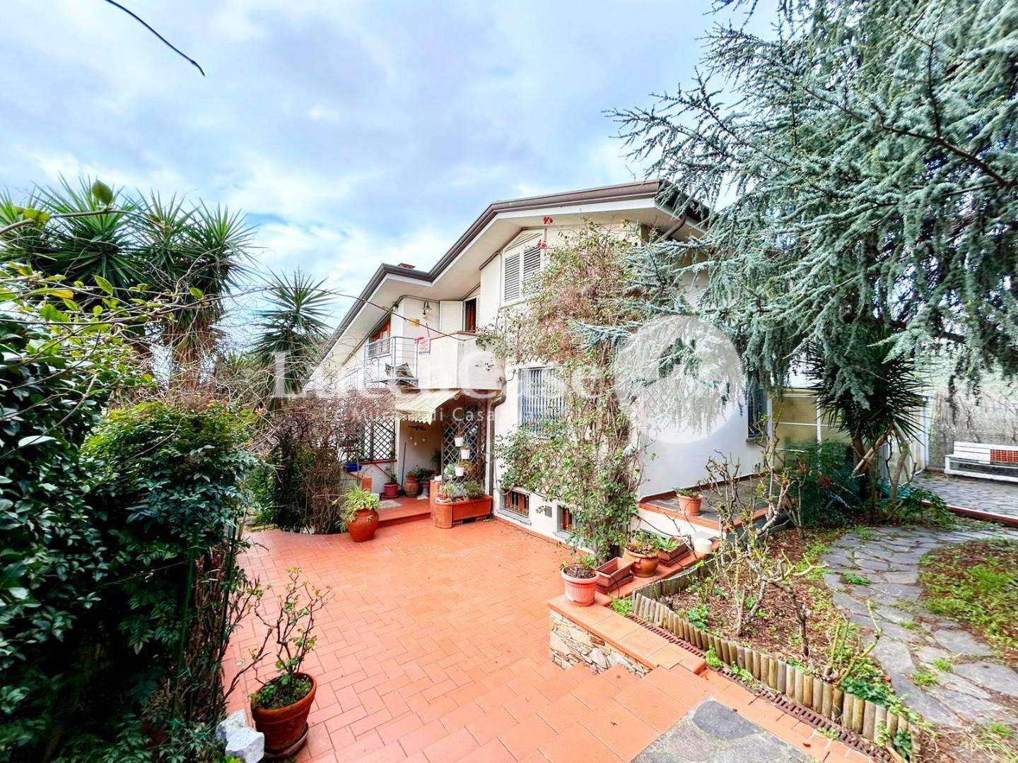 Villa in Vendita a Massarosa Via Colle delle Ginestre,