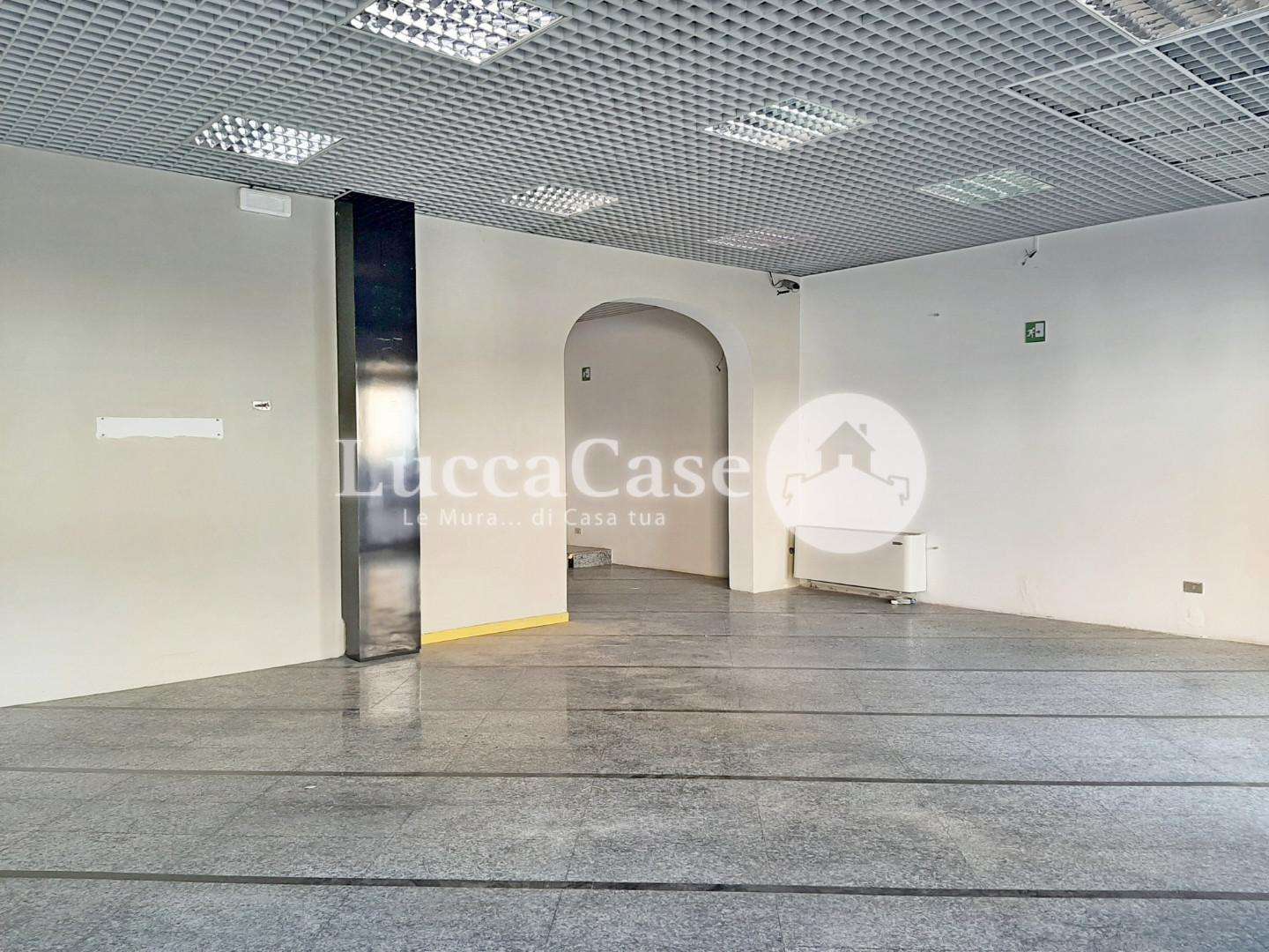 Ufficio in Affitto a Porcari Via Pacconi, 55016