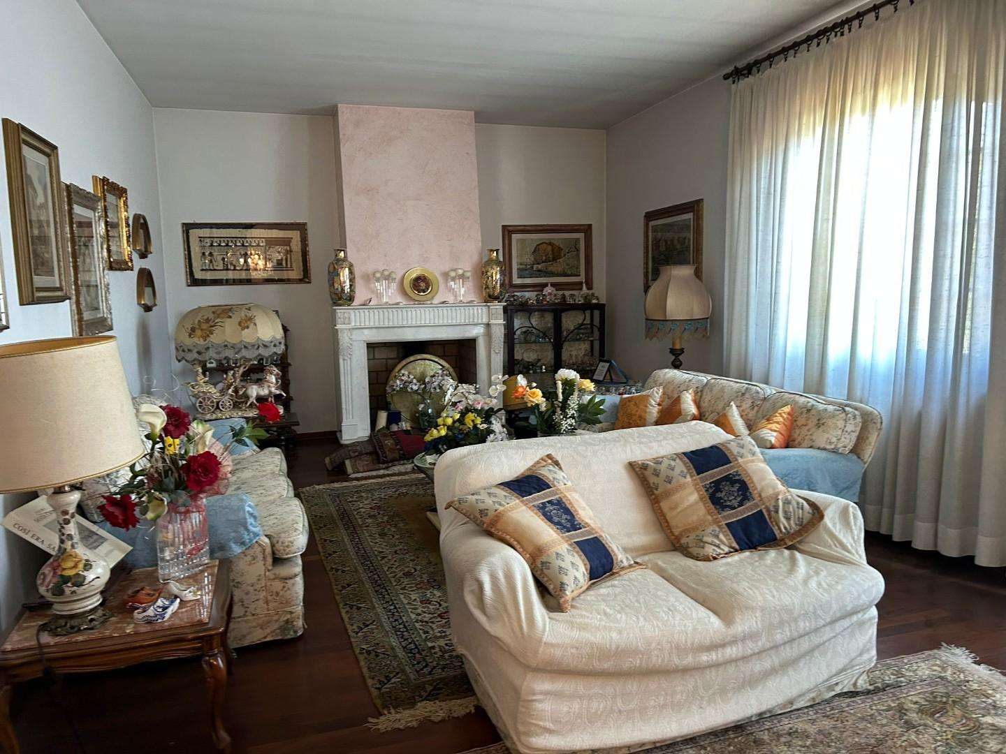 Villa in Vendita a Santa Croce sull'Arno Via di Pelle, 56029