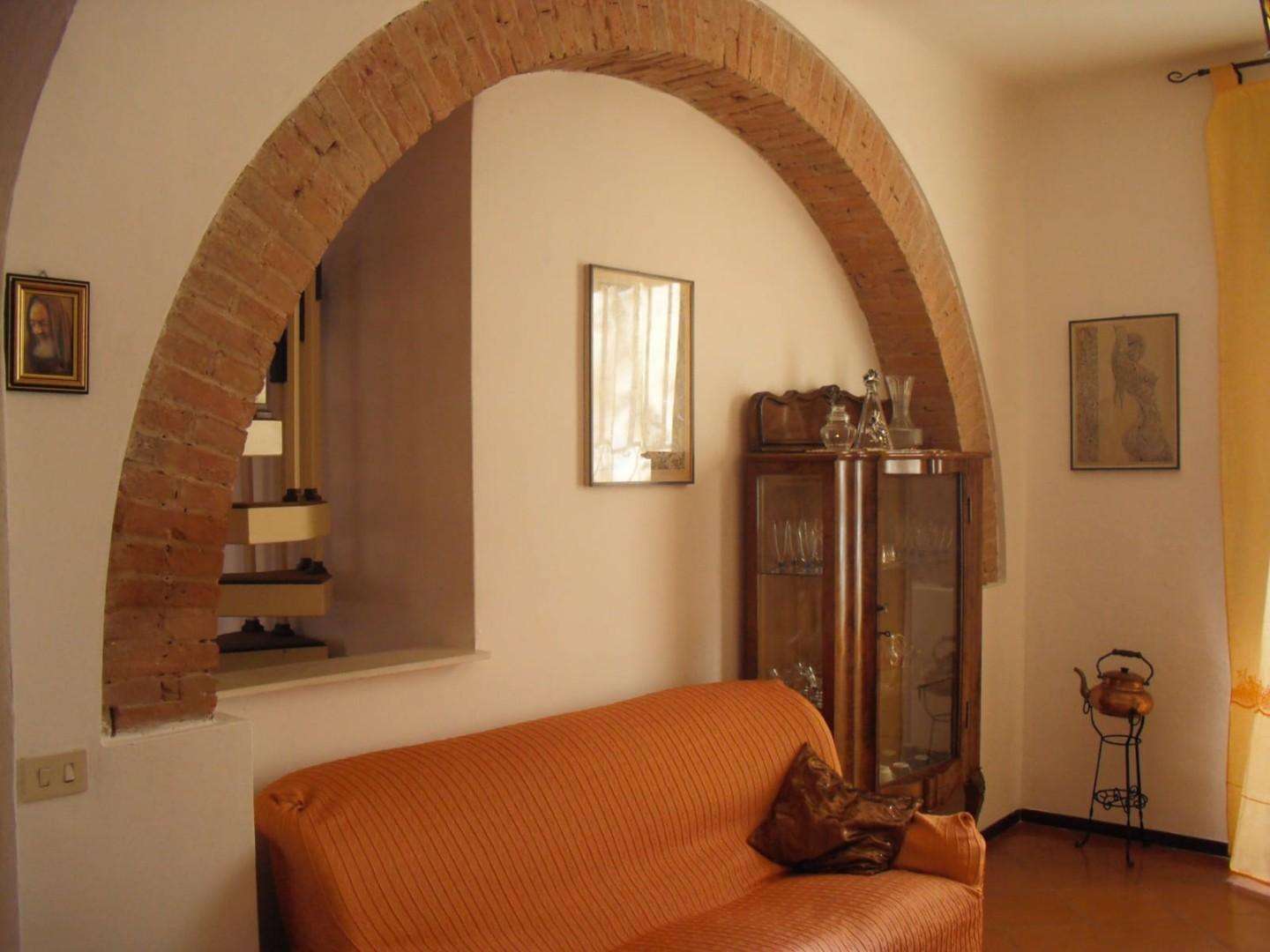 Appartamento in Vendita a Carrara Via Cavour, 54033