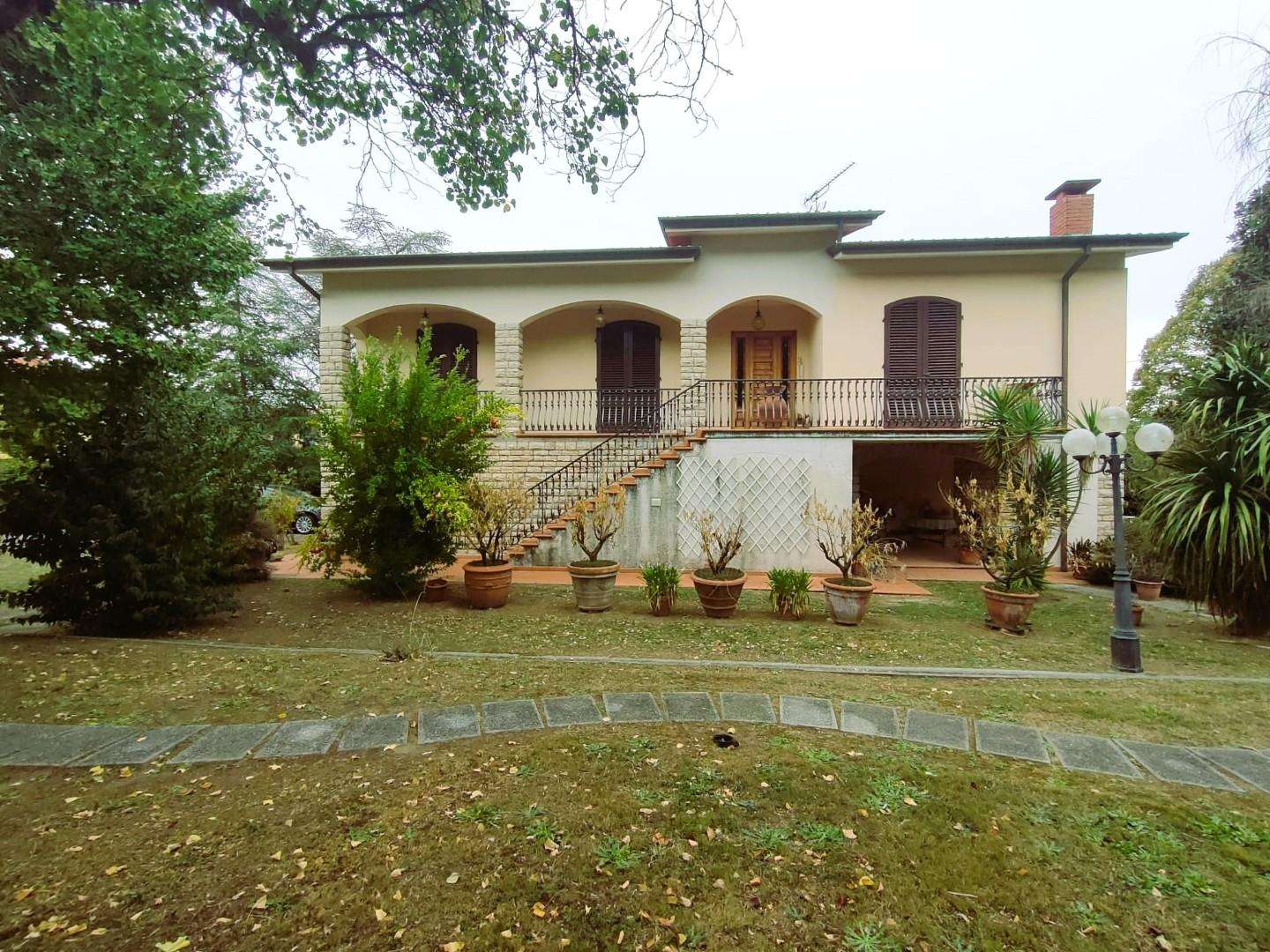 Villa in Vendita a Capannori Via Sottomonte,