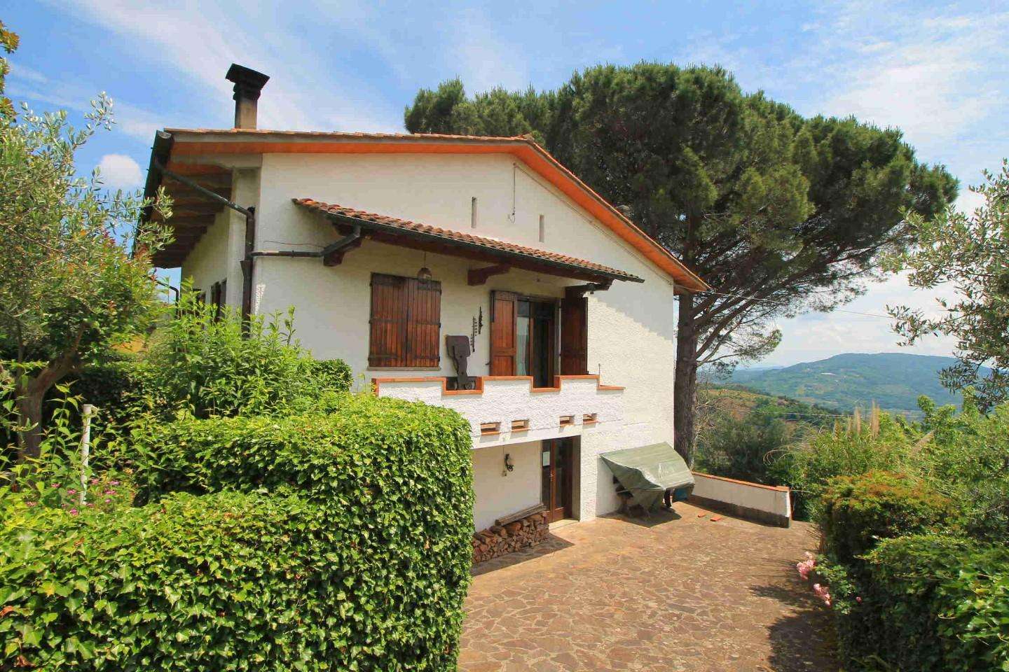 Villa in Vendita a Montecatini Terme Via Nievole, 51016