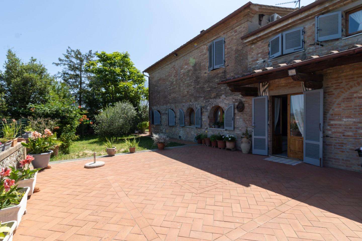 Porzione di casa in Vendita a Monteroni d'Arbia Località Mugnano,