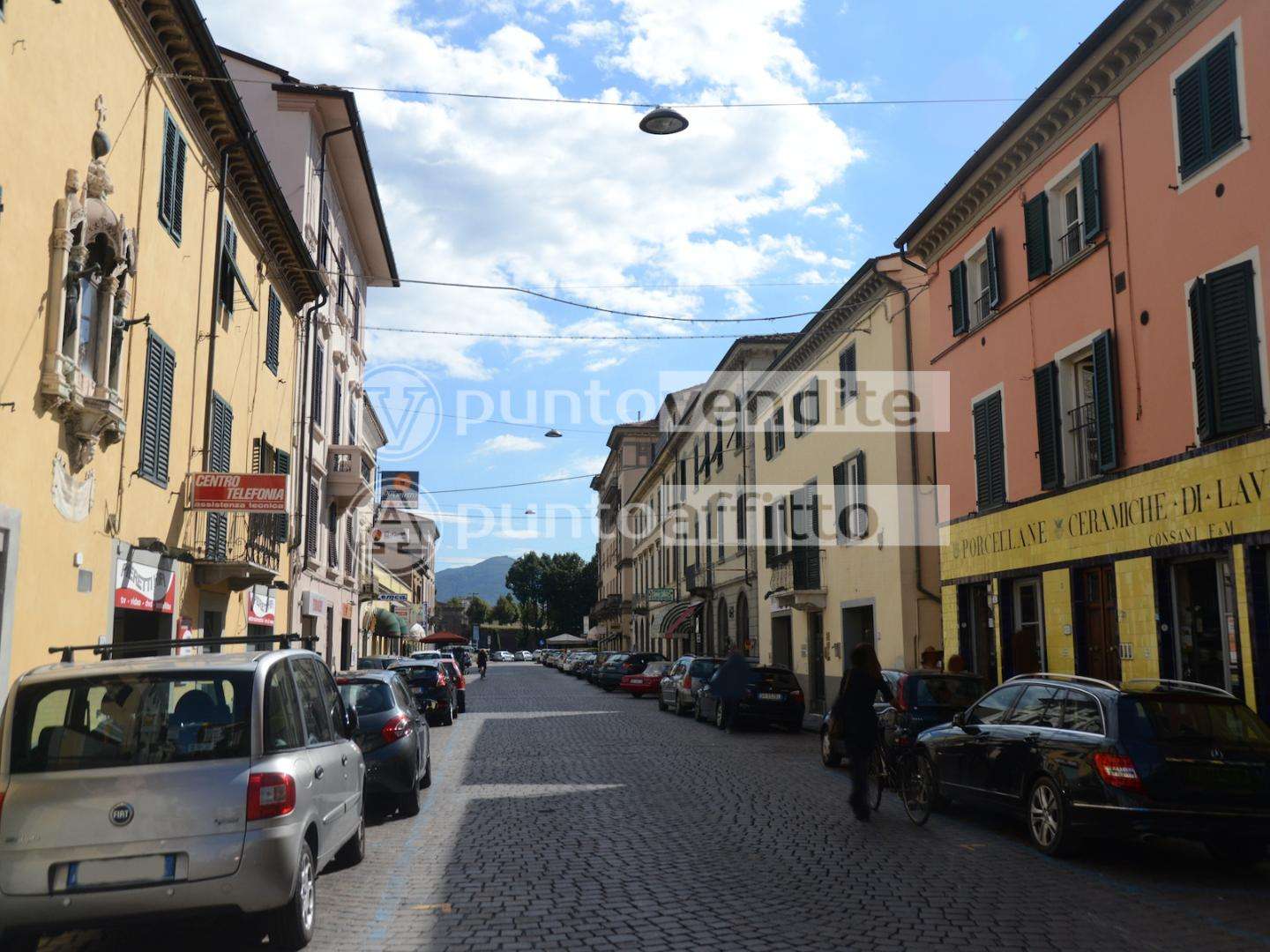 Locale commerciale in Vendita a Lucca Via Borgo Giannotti, 14