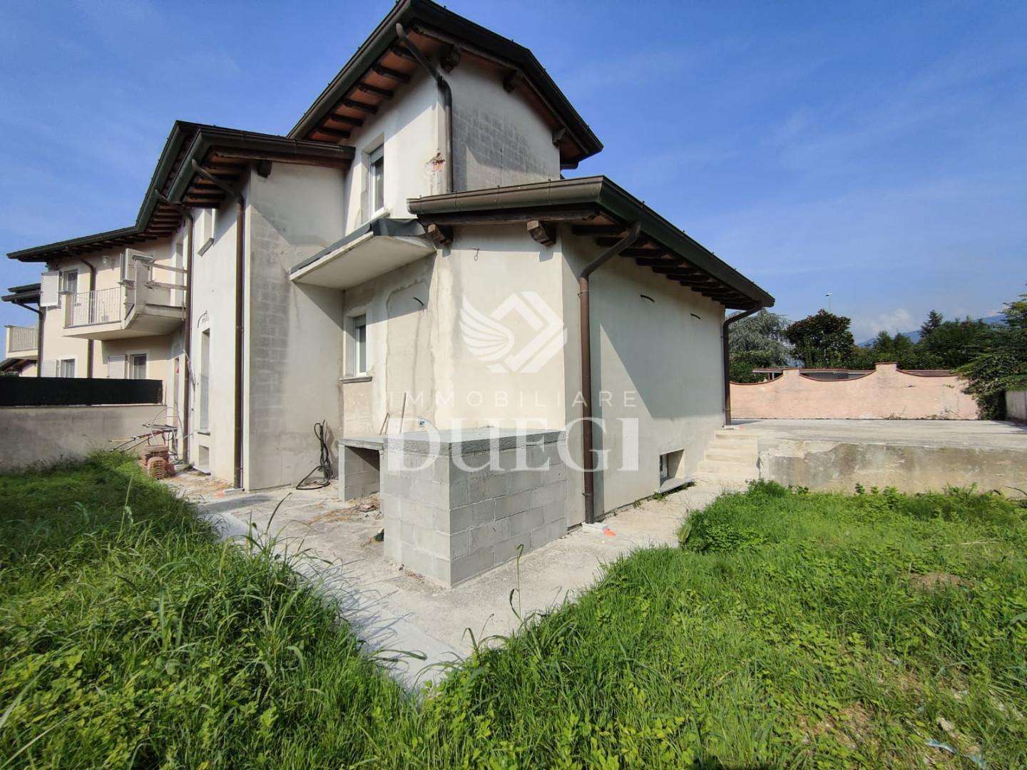 Casa Bi - Trifamiliare in Vendita a Camaiore Via Degli Artigiani, 55041