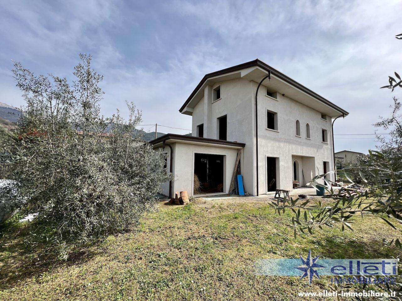 Casa Bi - Trifamiliare in Vendita a Montignoso Via Aurelia Ospedale Nuovo,