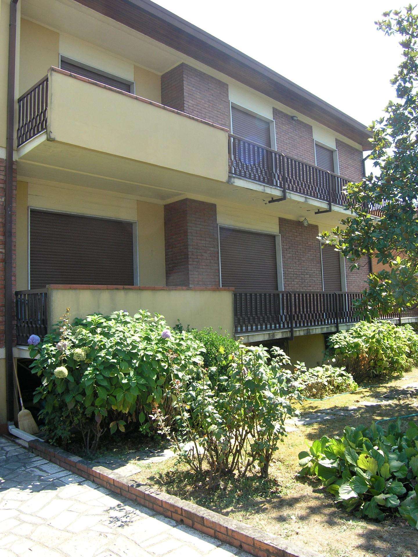 Appartamento in Vendita a Carrara Avenza