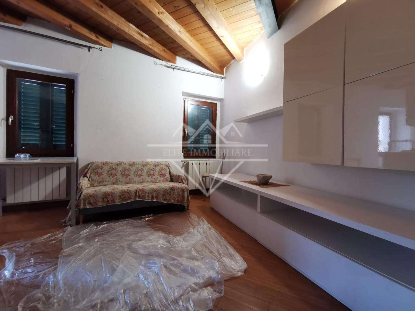 Appartamento in Vendita a Carrara Via Ghibellina,